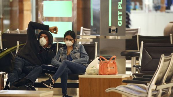 Two passengers at Phoenix Sky Harbor International Airport - Sputnik International
