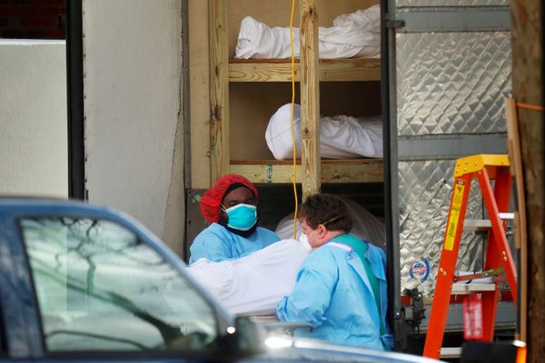 Trump Projects US COVID-19 Death Toll Will Stay Below 100K as Count Nears 65,000 - Video - Sputnik International