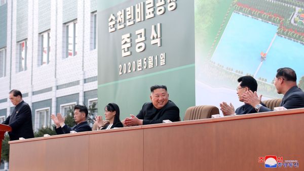 North Korean leader Kim Jong Un attends the completion of a fertiliser plant, together with his younger sister Kim Yo Jong, in a region north of the capital, Pyongyang, in this image released by North Korea's Korean Central News Agency (KCNA) on May 2, 2020 - Sputnik International