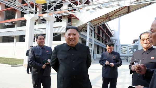 This picture taken on May 1, 2020 and released from North Korea's official Korean Central News Agency (KCNA) on May 2, 2020 shows North Korean leader Kim Jong Un (2nd L) visiting the completed Suchon phosphate fertilizer factory in South Pyongan Province, North Korea.  - Sputnik International