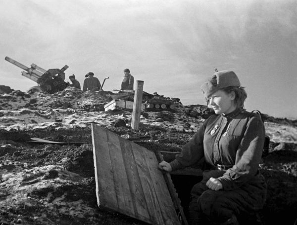 A female soldier takes part in a battle to liberate Odessa in March 1944 A female soldier takes part in a battle to liberate Odessa in March 1944 - Sputnik International