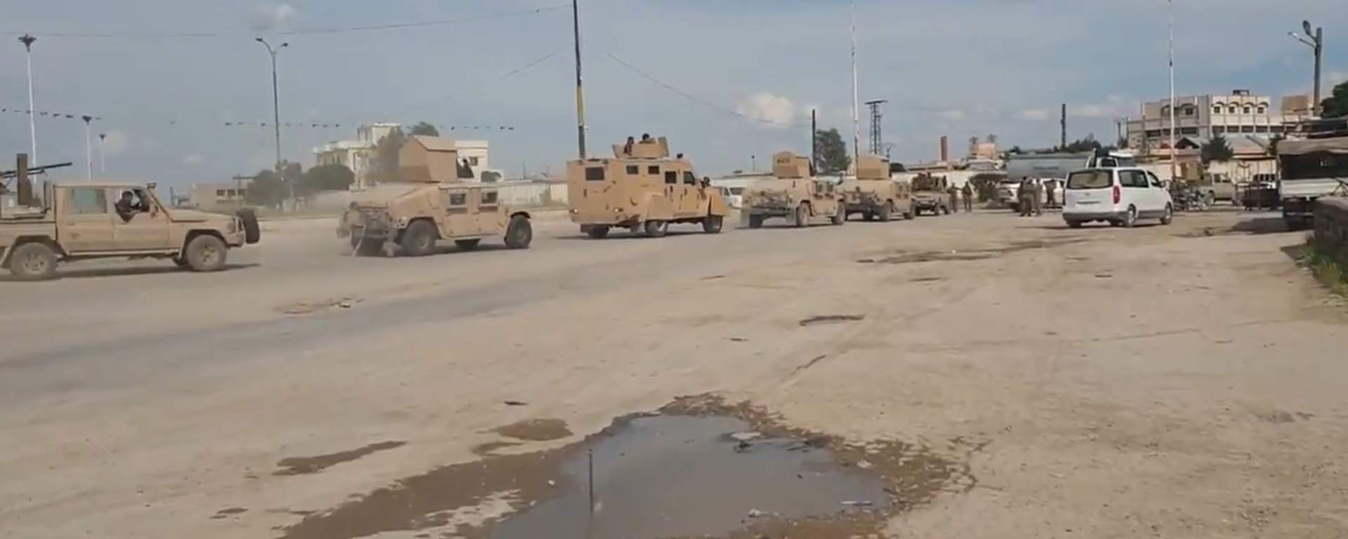 SDF vehicles move to quash a Daesh (ISIS) prisoner uprising in Hasakah, northeast Syria. May 3, 2020. SDF vehicles move to quash a Daesh (ISIS) prisoner uprising in Hasakah, northeast Syria. May 3, 2020. - Sputnik International, 1920, 04.09.2023