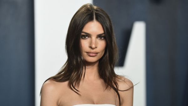 Emily Ratajkowski arrives at the Vanity Fair Oscar Party on Sunday, Feb. 9, 2020, in Beverly Hills, Calif - Sputnik International