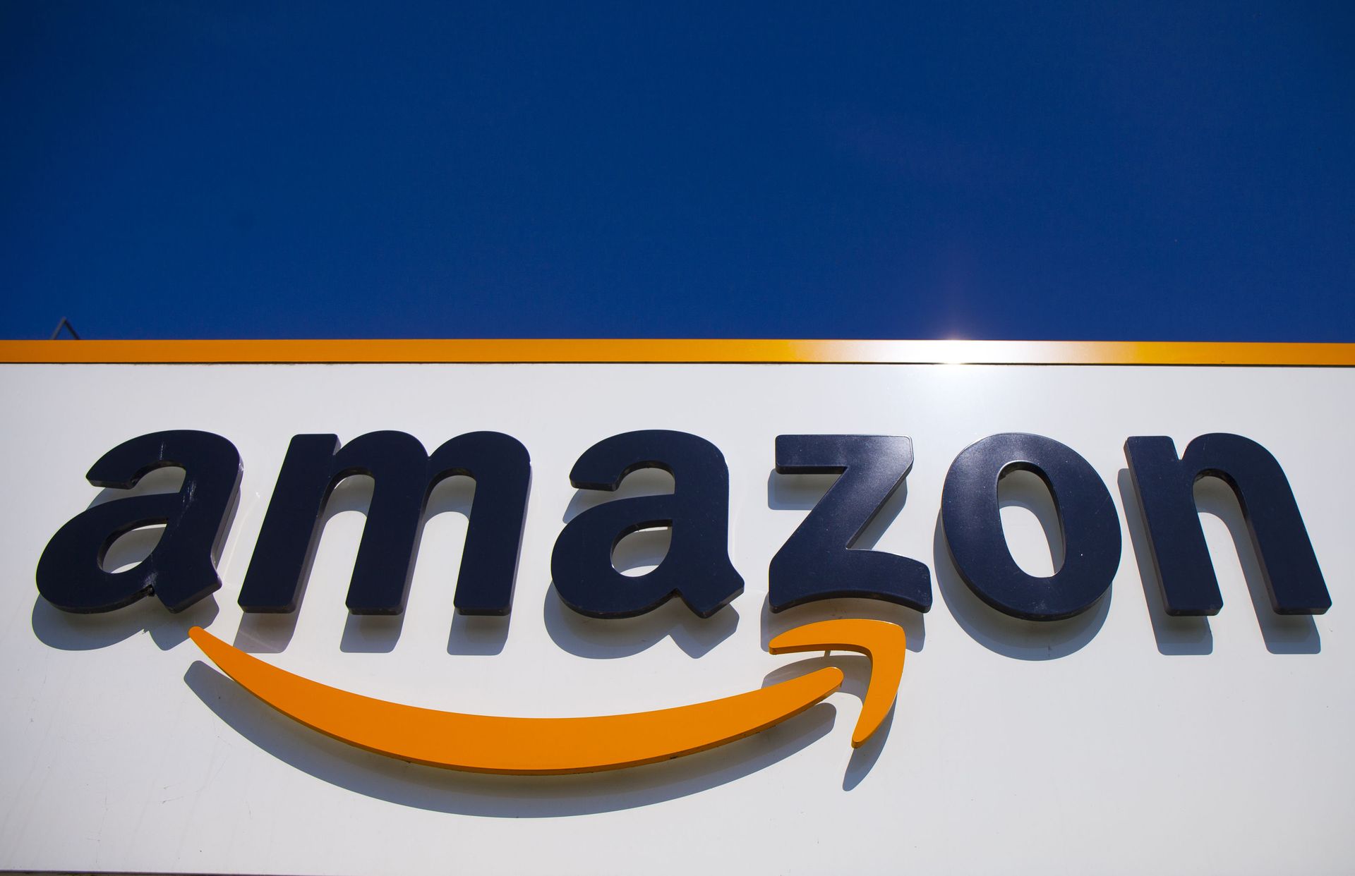 Broadband Supremacy: SpaceX and Amazon Cross Swords in Satellite Internet War Broadband Supremacy: SpaceX and Amazon Cross Swords in Satellite Internet War - Sputnik International, 1920, 25.04.2021