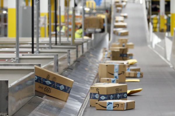 UK Test and Trace System Reportedly to be Outsourced to Logistics Giant Like Amazon to Meet Demand - Sputnik International