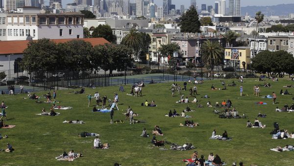 People visit Dolores Park during the coronavirus outbreak in San Francisco, Sunday, May 3, 2020.  - Sputnik International