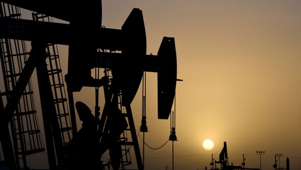 Pump jacks operate at sunset in Midland, Texas, U.S., February 11, 2019 - Sputnik International