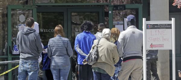 People line up outside the Utah Department of workforce Services Monday, April 13, 2020, in Salt Lake City. - Sputnik International