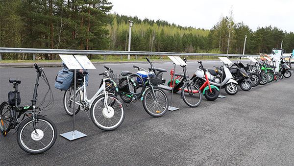 'Minsk' and other Belarusian-brand electric-powered bicycles and mopeds. - Sputnik International