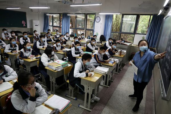 Photos: Students Living in China's COVID-19 Epicenter Return to School - Sputnik International