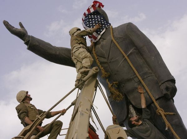 History’s Awkward Reminders: Why UK Slave Trader Won’t be the Last to Have His Statue Torn Down History’s Awkward Reminders: Why UK Slave Trader Won’t be the Last to Have His Statue Torn Down - Sputnik International