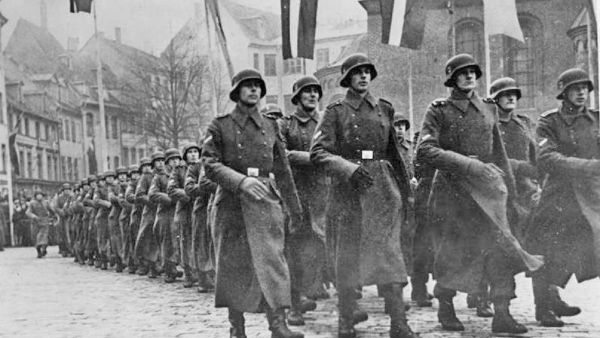 The Latvian SS Volunteer Legion on parade celebrating the 25th anniversary of National Latvia Day. Scherl photo service, 2 Dec 43 - Sputnik International