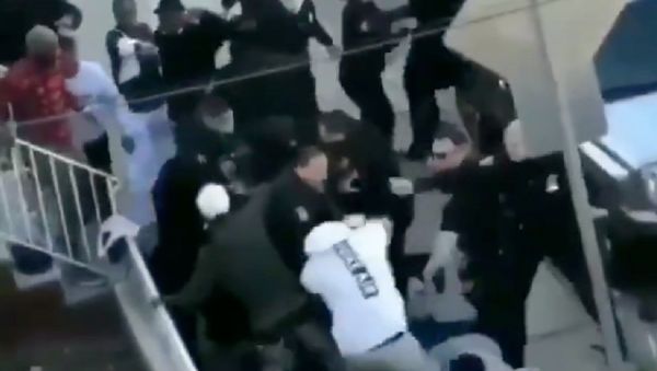 Massive brawl involving 100 individuals, including multiple police officer, prompts internal investigation by the Jersey City Police Department. - Sputnik International