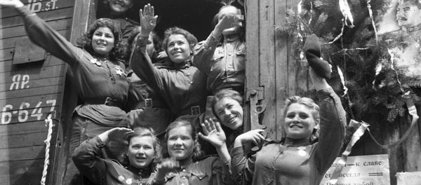 Demobilised young women leaving Germany for their homeland, 1945 Demobilised young women leaving Germany for their homeland, 1945 - Sputnik International