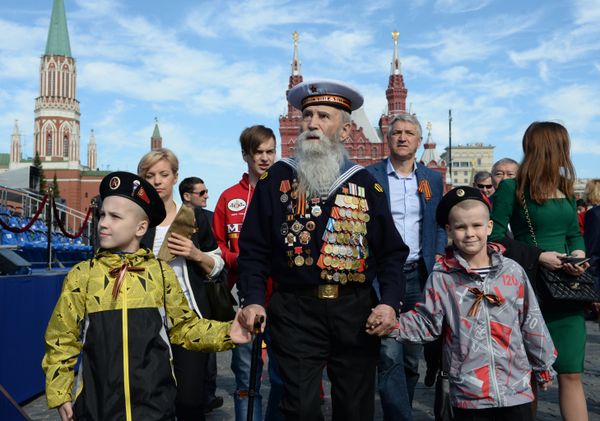 Protecting the Peace: Best Photos From WWII Victory Celebrations Through the Ages - Sputnik International