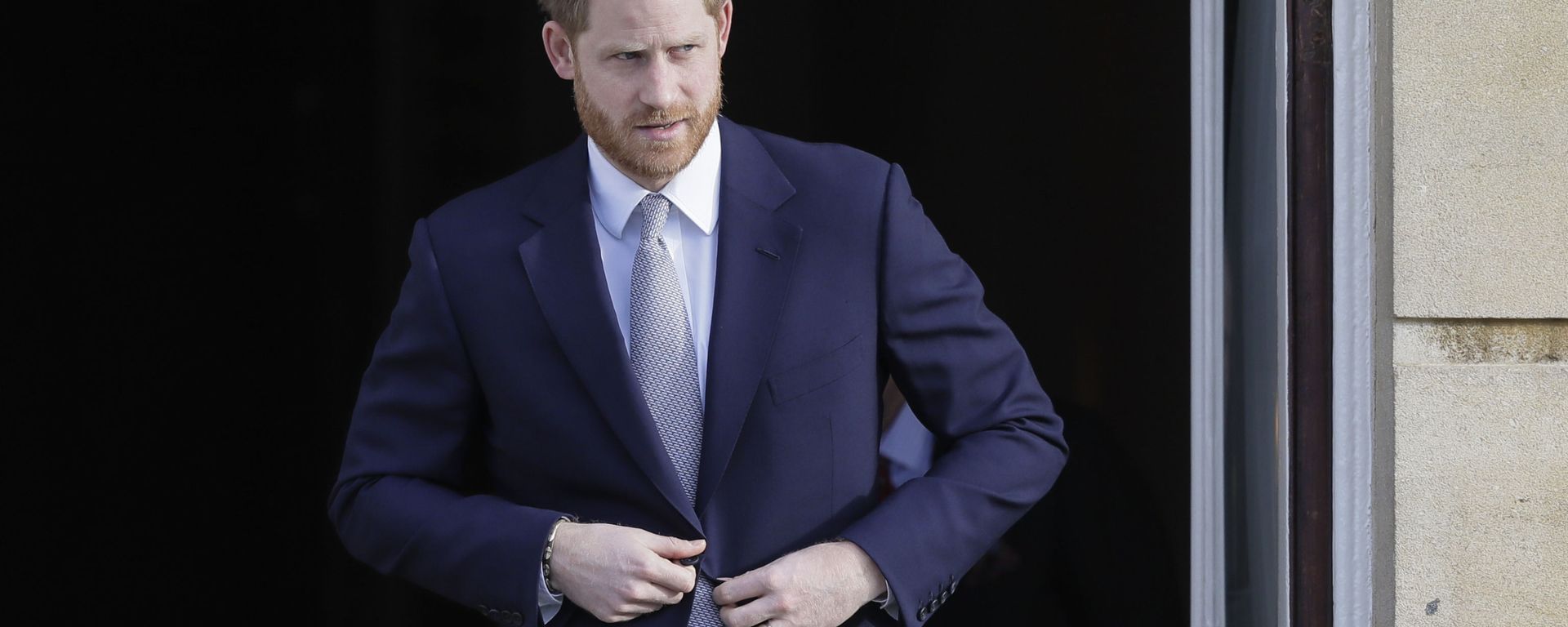 Britain's Prince Harry arrives at the gardens at Buckingham Palace in London, Thursday, Jan. 16, 2020 Britain's Prince Harry arrives at the gardens at Buckingham Palace in London, Thursday, Jan. 16, 2020 - Sputnik International, 1920, 23.01.2022