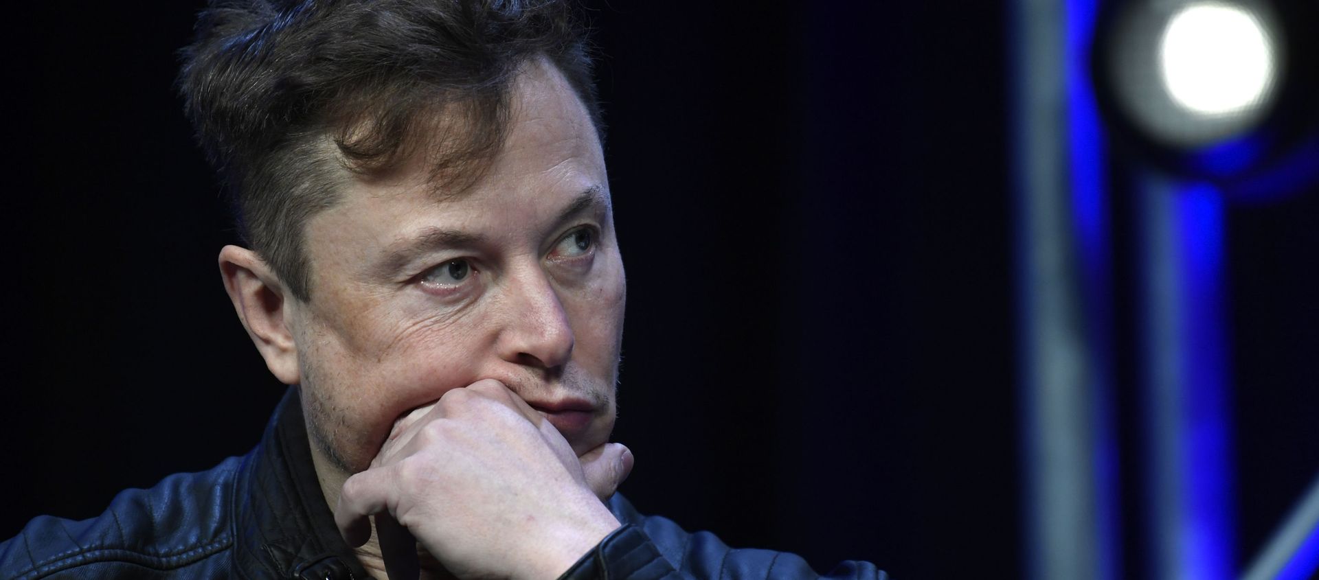 Tesla and SpaceX Chief Executive Officer Elon Musk listens to a question as he speaks at the SATELLITE Conference and Exhibition in Washington, Monday, March 9, 2020 Tesla and SpaceX Chief Executive Officer Elon Musk listens to a question as he speaks at the SATELLITE Conference and Exhibition in Washington, Monday, March 9, 2020 - Sputnik International, 1920, 24.04.2021