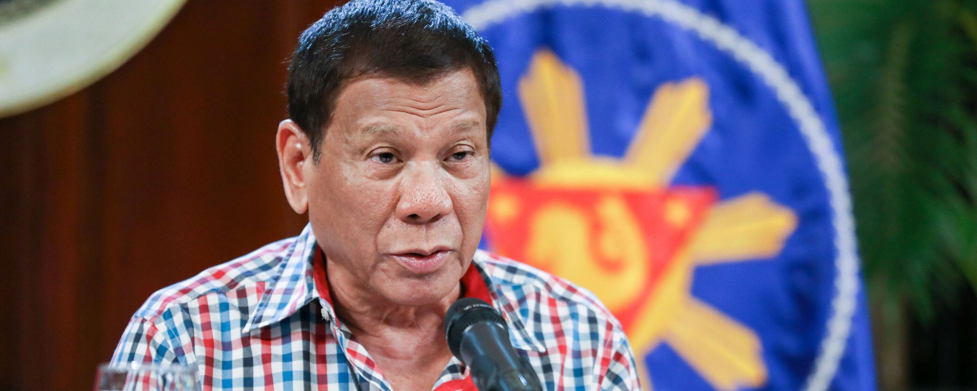 In this April 16, 2020, photo provided by the Malacanang Presidential Photographers Division, Philippine President Rodrigo Duterte speaks to the nation about the government's efforts to prevent the spread of the coronavirus that causes the COVID-19 disease during a televised address from Malacanang palace in Manila, Philippines In this April 16, 2020, photo provided by the Malacanang Presidential Photographers Division, Philippine President Rodrigo Duterte speaks to the nation about the government's efforts to prevent the spread of the coronavirus that causes the COVID-19 disease during a televised address from Malacanang palace in Manila, Philippines - Sputnik International, 1920, 12.10.2021