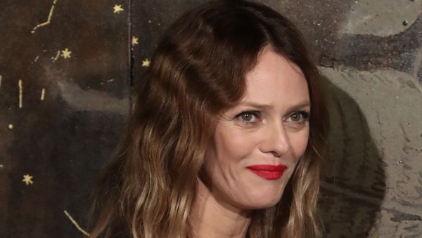 Vanessa Paradis during a photocall before the presentation of Chanel's Metiers d'Art collection, Wednesday, Dec.4, 2019 at the Grand Palais in Paris. - Sputnik International