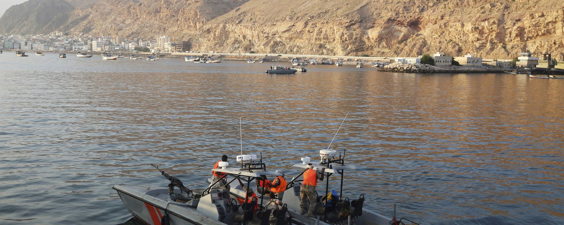 In this Thursday, Nov. 29, 2018, photograph, Yemen coast guard vessels patrol the waters near Mukalla, Yemen. The port city of Mukalla, once held by al-Qaida, shows how fractious Yemen is and will remain even if the Saudi-led war in the country ends in an uneasy peace for the Arab world's poorest nation - Sputnik International, 1920, 23.03.2024