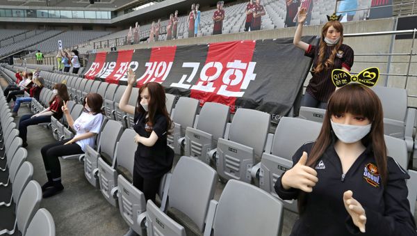 Mannequins are placed in spectator seats to cheer South Korea's football club FC Seoul team during a match against Gwangju FC, which is held without fans due to the coronavirus disease (COVID-19) outbreak, in Seoul, South Korea, May 17, 2020 - Sputnik International