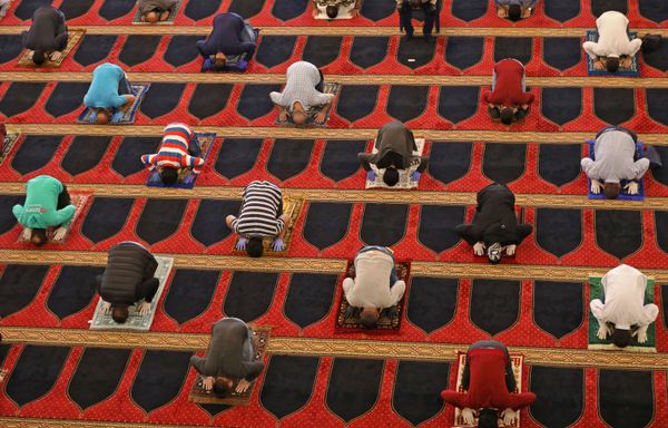 Keeping Virus at Bay: How People Across the Globe Respect Social Distancing Rules - Sputnik International
