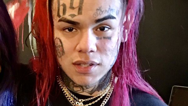 6ix9ine (Daniel Hernadez) - Sputnik International