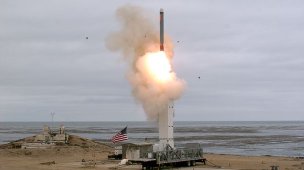 A view of a test missile launch as the Defense Department conducts a flight test of a conventionally configured ground-launched cruise missile at San Nicolas Island, California, U.S., August 18, 2019. - Sputnik International
