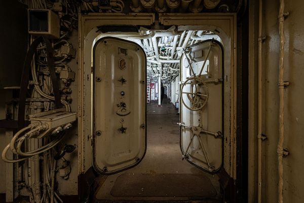The inside view of a French warship discovered by photographer Bob Thissen The inside view of a French warship discovered by photographer Bob Thissen - Sputnik International