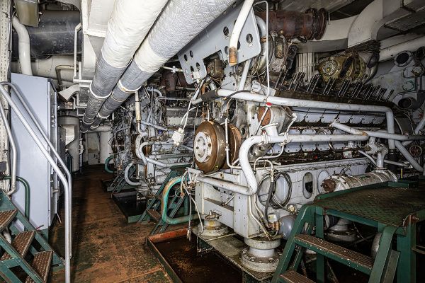 The engine room of a French warship discovered by photographer Bob Thissen The engine room of a French warship discovered by photographer Bob Thissen - Sputnik International