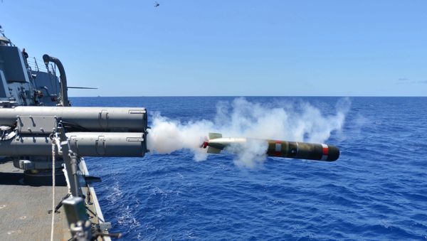 A MK 54 exercise torpedo launches from the Arleigh Burke-class guided-missile destroyer USS Lassen (DDG 82) - Sputnik International