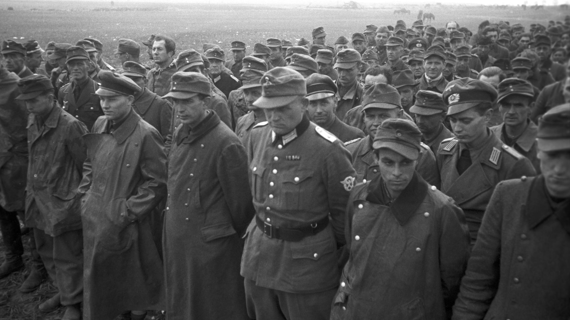 Captured German soldiers and officers in the closing days of World War II in Europe. May 3, 1945. Captured German soldiers and officers in the closing days of World War II in Europe. May 3, 1945. - Sputnik International, 1920, 12.02.2022