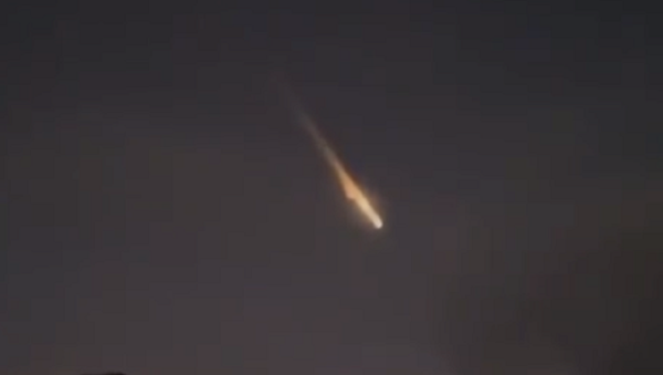 Video: Bright ‘Space Junk’ Lights Up Sky Over Australia - Sputnik International