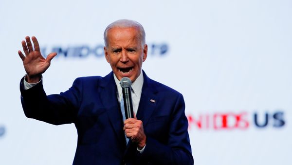 Democratic 2020 presidential candidate and former U.S Vice President Joe Biden gestures as he speaks at the UnidosUS Annual Conference, in San Diego, California, U.S., August 5, 2019. - Sputnik International