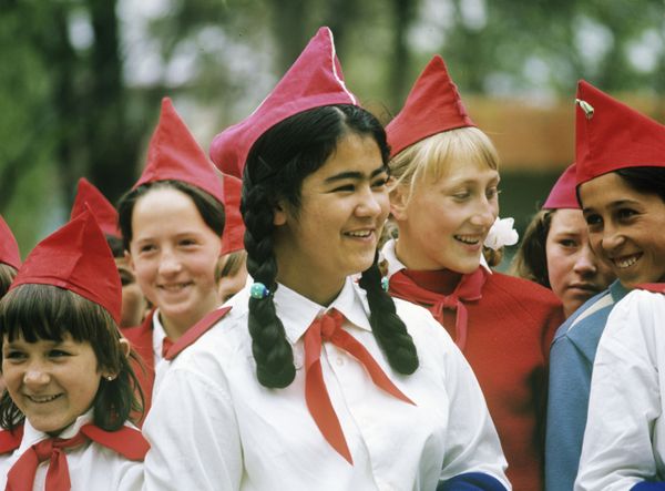 They Were Example to All: Life of Soviet Pioneers in Colour They Were Example to All: Life of Soviet Pioneers in Colour - Sputnik International