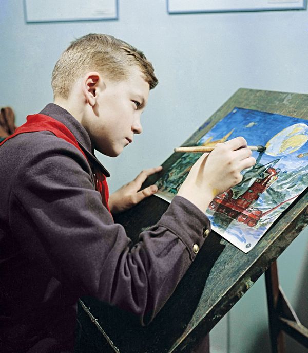 They Were Example to All: Life of Soviet Pioneers in Colour They Were Example to All: Life of Soviet Pioneers in Colour - Sputnik International
