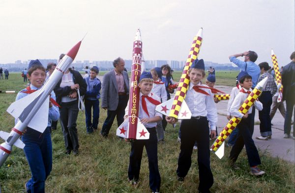 They Were Example to All: Life of Soviet Pioneers in Colour They Were Example to All: Life of Soviet Pioneers in Colour - Sputnik International