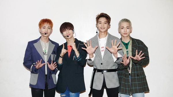 Backstage photo of SHINee celebrating 10th anniversary - Sputnik International
