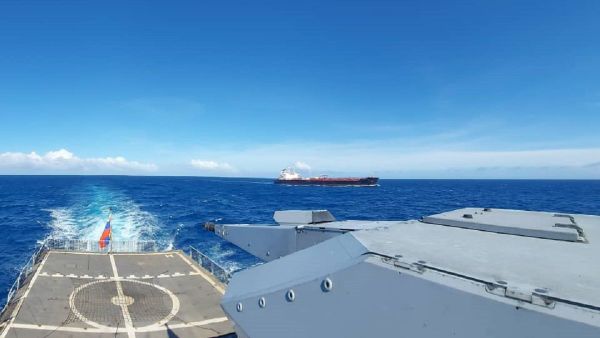 Third Iranian tanker (Petunia) reached Venezuelian waters and escorted by Venezuelian Navy  - Sputnik International