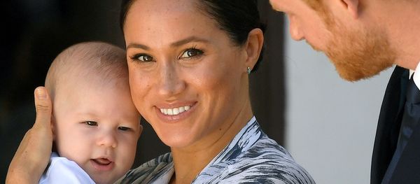 Britain's Prince Harry and his wife Meghan, the Duchess of Sussex, holding their son Archie in Cape Town, South Africa, 25 September 2019 - Sputnik International