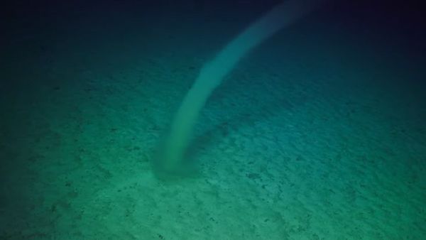 Underwater Tornado - Sputnik International