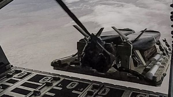 A Cargo Launch Expendable Air Vehicle with Extended Range, or CLEAVER, 2-pack pallet deploys from an MC-130J Commando II aircraft. - Sputnik International