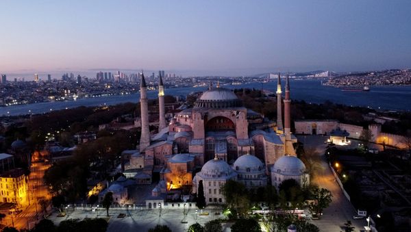 An aerial view of the Byzantine-era monument of Hagia Sophia in Istanbul, Turkey, April 24, 2020. - Sputnik International