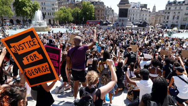 People react during a protest against the death in Minneapolis police custody of African-American man George Floyd, in Trafalgar Square, London, Britain, May 31, 2020.  - Sputnik International