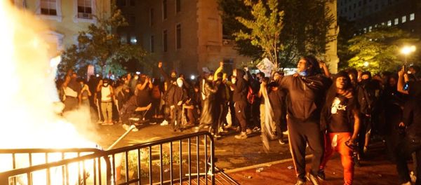 'Black Lives Matter': Washington, DC in Flames as George Floyd Riots Rage on 'Black Lives Matter': Washington, DC in Flames as George Floyd Riots Rage on - Sputnik International