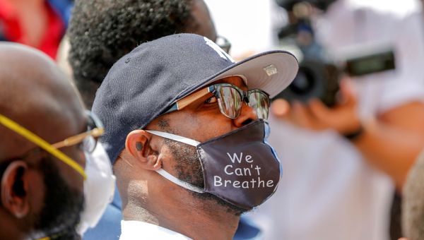 Terrence Floyd looks at a mural near where his brother George was taken in Minneapolis police custody and later died, in Minneapolis, Minnesota, U.S. June 1, 2020. - Sputnik International