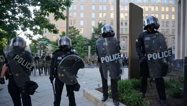 Washington DC: Police deployed amid ongoing protests over George Floyd's death in Minneapolis police custody - Sputnik International