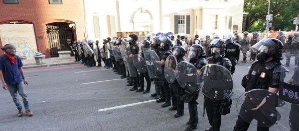Police deployed in Washington DC amid ongoing George Floyd protests Police deployed in Washington DC amid ongoing George Floyd protests - Sputnik International