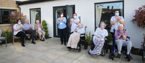 Care workers and residents of the Scisset Mount Care Home react during the last day of the Clap for our Carers campaign in support of the NHS, following the outbreak of the coronavirus disease (COVID-19), Huddersfield, Britain, May 28, 2020 Care workers and residents of the Scisset Mount Care Home react during the last day of the Clap for our Carers campaign in support of the NHS, following the outbreak of the coronavirus disease (COVID-19), Huddersfield, Britain, May 28, 2020 - Sputnik International