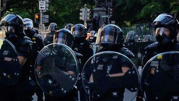 US Riot Police in Washington During Floyd Protests US Riot Police in Washington During Floyd Protests - Sputnik International